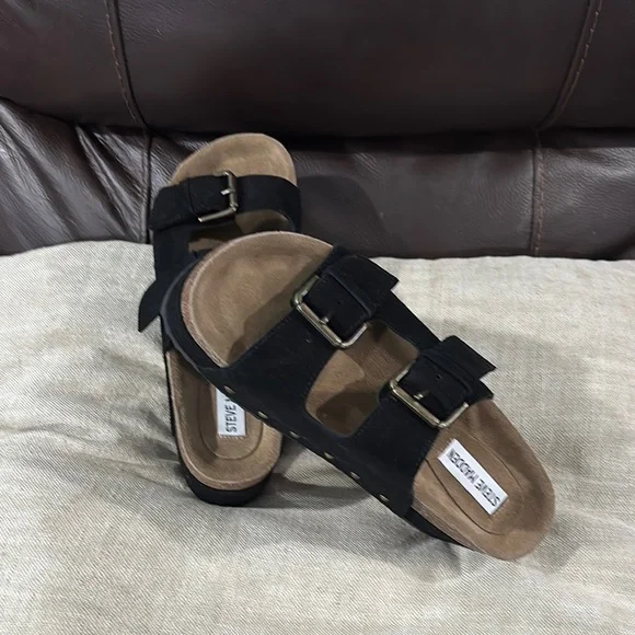 Steve Madden Black Double Buckle Platform sandals - Picture 9 of 9